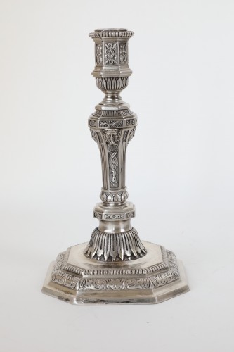 Christofle Paris, paire de bougeoirs et un candélabre en métal argenté - Argenterie et Arts de la table Style 