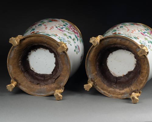 Céramiques, Porcelaines  - Paire de vases porcelaine Chine période Qianlong deuxième moitié XVIIIe siècle