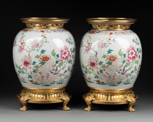 XVIIIe siècle - Paire de vases porcelaine Chine période Qianlong deuxième moitié XVIIIe siècle