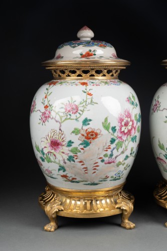 Antiquités - Paire de vases porcelaine Chine période Qianlong deuxième moitié XVIIIe siècle