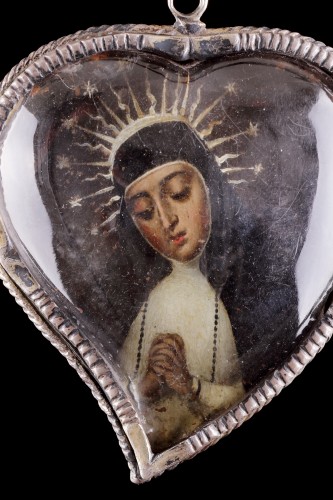 XVIIe siècle - Grand reliquaire en cristal de roche en forme de cœur monté sur argent