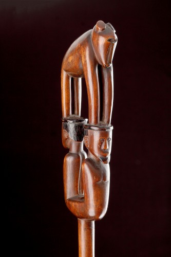 Antiquités -  Baton de prestige Tsonga d'Afrique du Sud par le "Maître des Babouins".