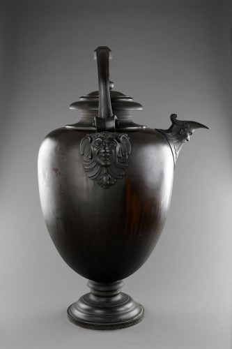  - Vase ou aiguière monumentale en bronze d'après l'Antique