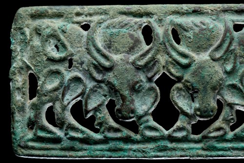 Plaque de ceinture en bronze, Chine 2e - 1er siècle avant  J.?-?C. - Finch and Co