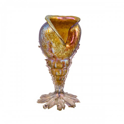Grand vase en forme de coquille de conque Loetz Candia Papillon decor vers 1900