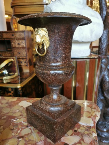 XIXe siècle - Paire de vases Médicis à l'imitation du porphyre