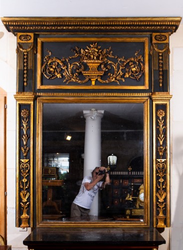 Louis XVI - Grand miroir de boiserie