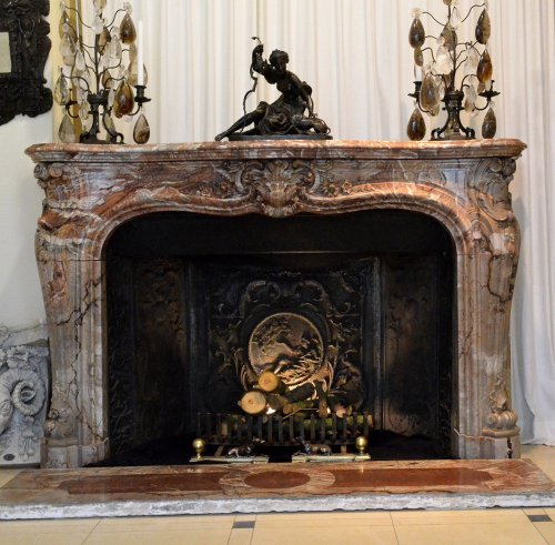 Cheminée, en marbre Sarancolin dit "opéra fantastico" - Matériaux & Architecture Style Louis XV