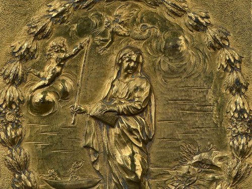 Plaque en bronze doré représentant Sainte Geneviève, XVIIIe siècle - Art sacré, objets religieux Style 