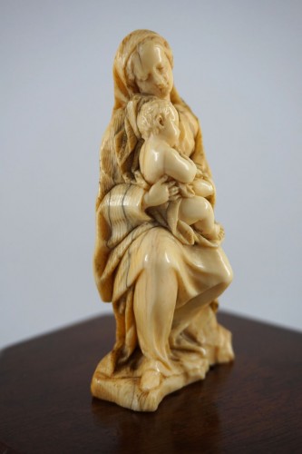 Sculpture  - Vierge à l'enfant en ivoire, Allemagne ou Pays-Bas vers 1650