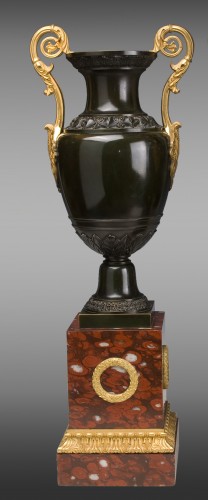 Vases en bronze patiné et doré, France époque Restauration - Objet de décoration Style Restauration - Charles X