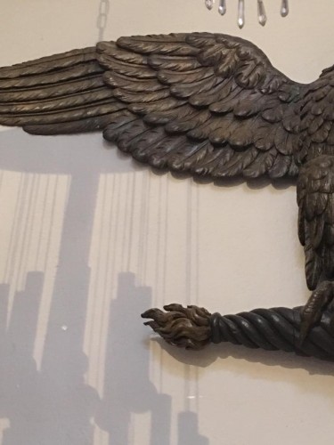 Aigle en bois sculpté et stuqué du début 19e siècle - Sculpture Style Empire