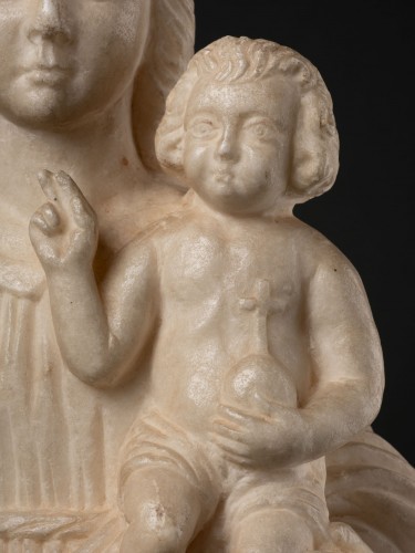 XVIe siècle et avant - Vierge à l’enfant en marbre - Italie XVIe siècle