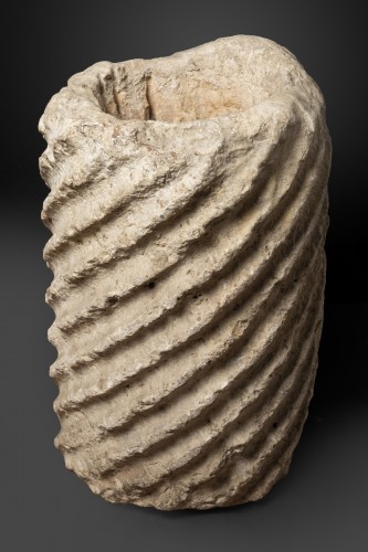 Fragment de colonne torse cannelée en marbre - Empire romain Ve siècle après J-C - Galerie Alexandre Piatti