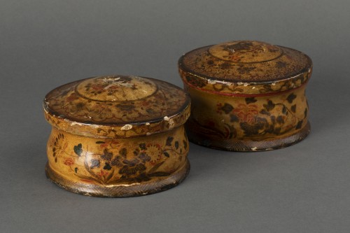 Paire de boîtes en cartapesta - Italie début du XVIIIe siècle - Objets de Vitrine Style 