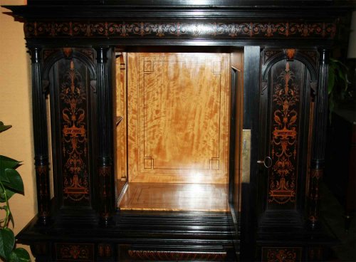 Mobilier Cabinet & Coffre - Cabinet Néo-Renaissance attribués à F. Linke