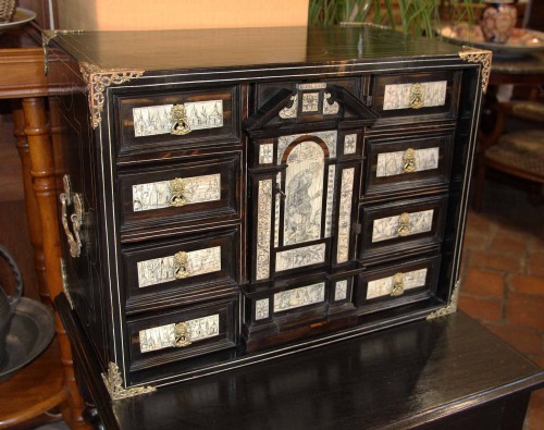 Mobilier Cabinet & Coffre - Cabinet d’époque XVIIe