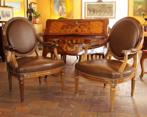 Sièges Fauteuil & Bergère - Large paire de fauteuils à dossiers plats d’époque Louis XV