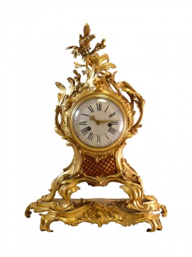 Pendule d'époque Louis XV, modèle de Saint Germain