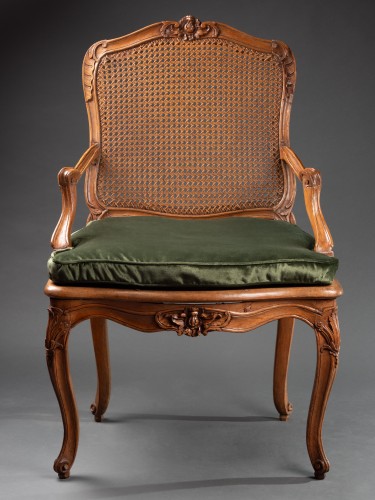 Louis XV - Paire de fauteuils cannés « à la reine » par Jean Avisse
