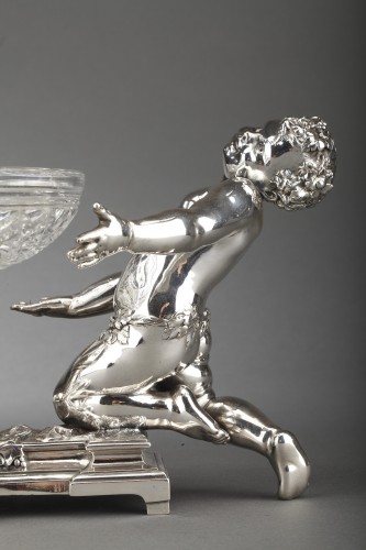 Argenterie et Arts de la table  - Christofle - Centre de table en bronze argenté et coupe en cristal XIXe