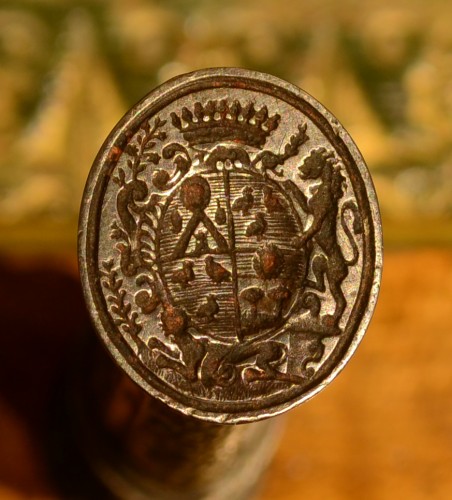 Objets de Vitrine  - Etui à cire Louis XV en fer ciselé et partiellement doré