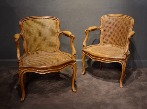Paire de fauteuils en cabriolet d'époque Louis XV par Nicolas Quinibert Foliot - Sièges Style Louis XV
