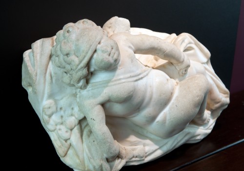 Sculpture Sculpture en Marbre - Eros endormi - Sculpture en marbre blanc, Italie fin XVIIe siècle 