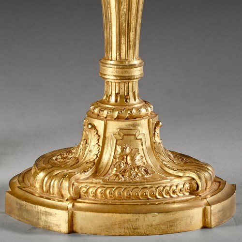 Paire de flambeaux en bronze ciselé et doré - Luminaires Style Louis XVI