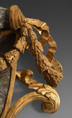 Élément en bois sculpté et doré - Galerie François Paul Belliard