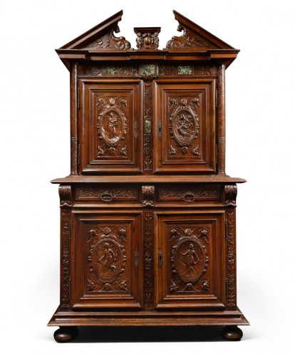 Cabinet Bellifontain d'époque Henri IV avec incrustations de plaquette de marbre