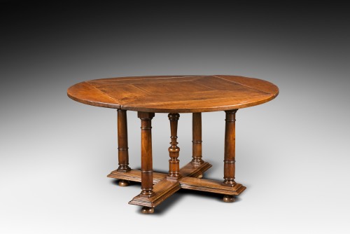 Mobilier Table & Guéridon - Exceptionnelle table à quatre abattants de la Renaissance française