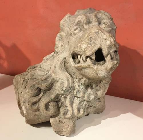 Antiquités - Lion en pierre sculptée