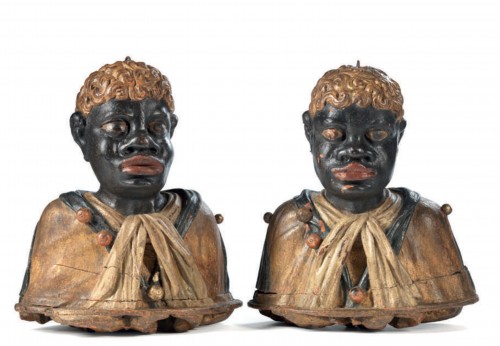 Paire de bois sculptés polychromés représentant deux bustes mauresques
