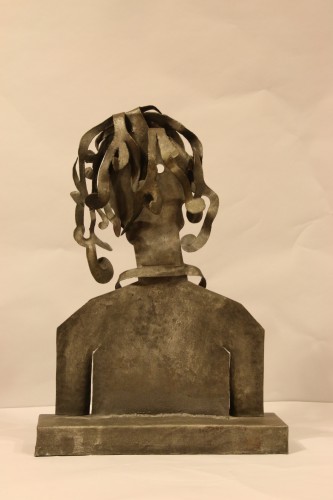 Femme aux petits seins, sculpture en fer de Blasco-Ferrer - Années 50-60