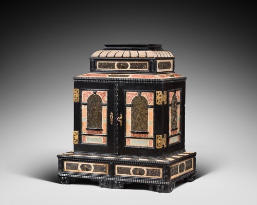Mobilier Cabinet & Coffre - Cabinet florentin en scagliola