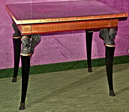 Table d'apparat replique du Palais de Pavlovsk Dessus Eglomisé - Mobilier Style 