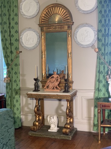 Console aux dauphins et son miroir, Suède circa 1800 - Mobilier Style Empire