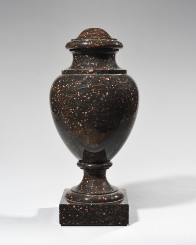 Vase en porphyre de Suède, XIXe siècle - Objet de décoration Style 