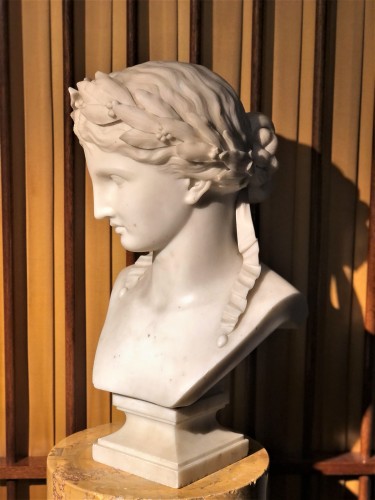 La Renommée – marbre début du XIXe siècle - Sculpture Style Empire