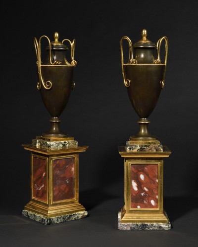 Paire de pots couverts en bronze – époque Empire - Objet de décoration Style 