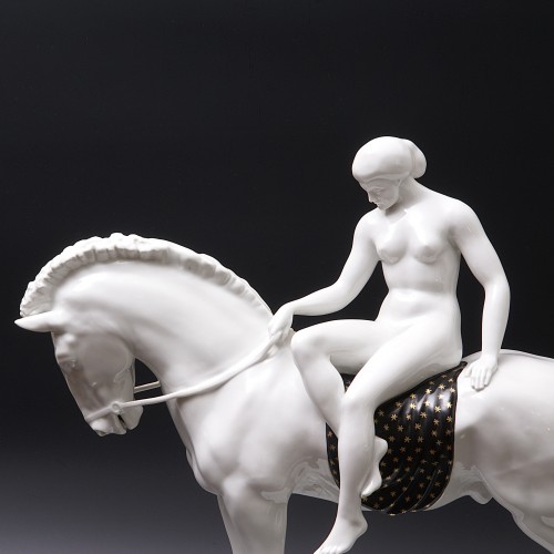 XXe siècle - Lady Godiva, groupe en porcelaine d'après un modèle d'Anton Grath (1881-1956)