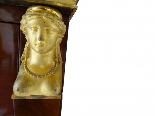 Commode en acajou et bronzes dorés époque Premier Empire - Galerie Maxime Fustier