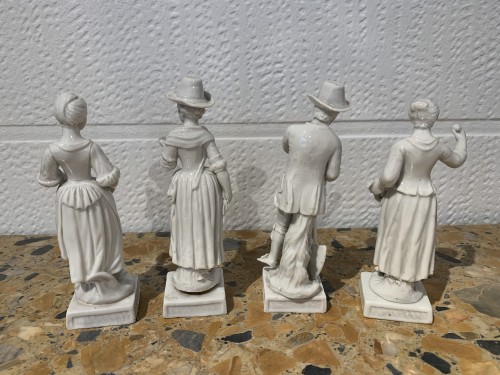 Suite de quatre statuettes en porcelaine Italie 1780 - Céramiques, Porcelaines Style 