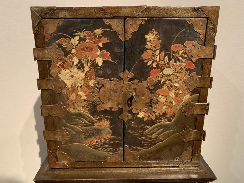 Paire de cabinets japonais d’époque XVIIIe siècle - Mobilier Style Louis XV