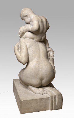 Sculpture Sculpture en pierre - LE PECQ Henri (1899-1972) - Femme jouant avec son enfant sur le dos