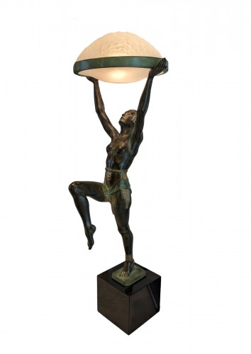 MAX LE VERRIER (1891-1973) - Lampe "Danseuse à la coupe" Art Deco
