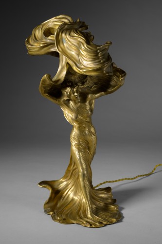 Raoul Larche - Loïe Fuller formant lampe en bronze doré Art Nouveau - Sculpture Style Art nouveau