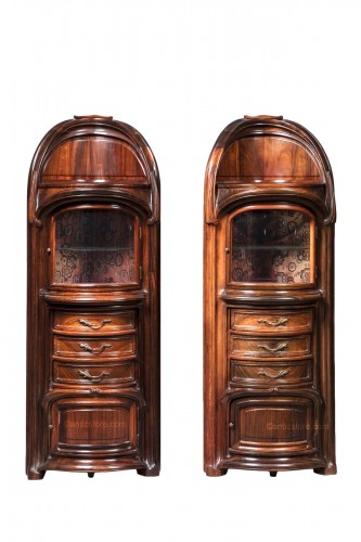 Eugène Vallin (1856-1922) - Paire de meubles vitrines faisant chevet - Art Nouveau
