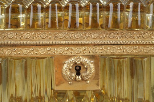 Antiquités - Coffret en cristal ambre  époque restauration 